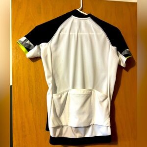 REI Cycles women’s jersey